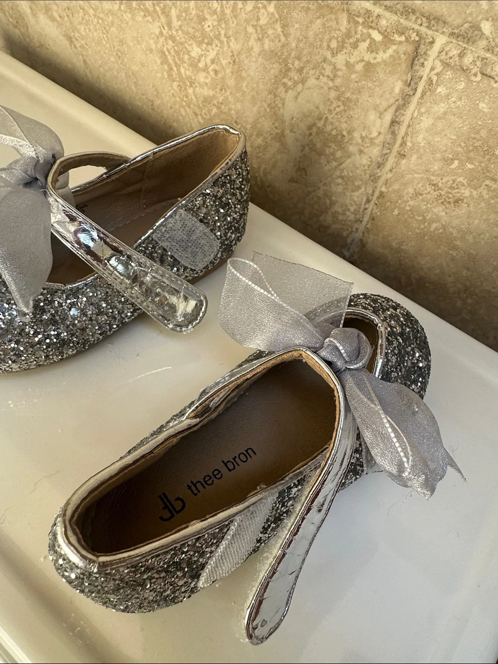 Holiday Silver Glitter Bow Dress Shoes for trendy Toddler size 7 by Thee Bron